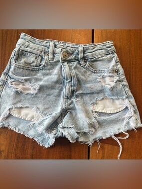 American Eagle Outfitters Light Blue Distressed Denim Shorts size 00